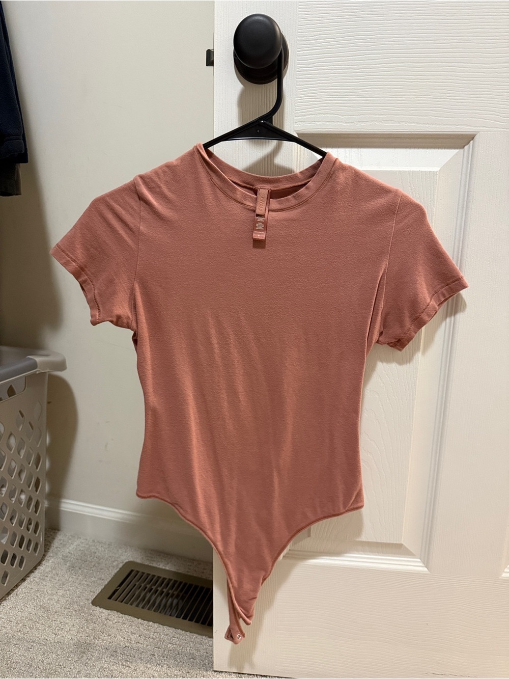 SKIMS Short Sleeve Bodysuit in Rose Clay